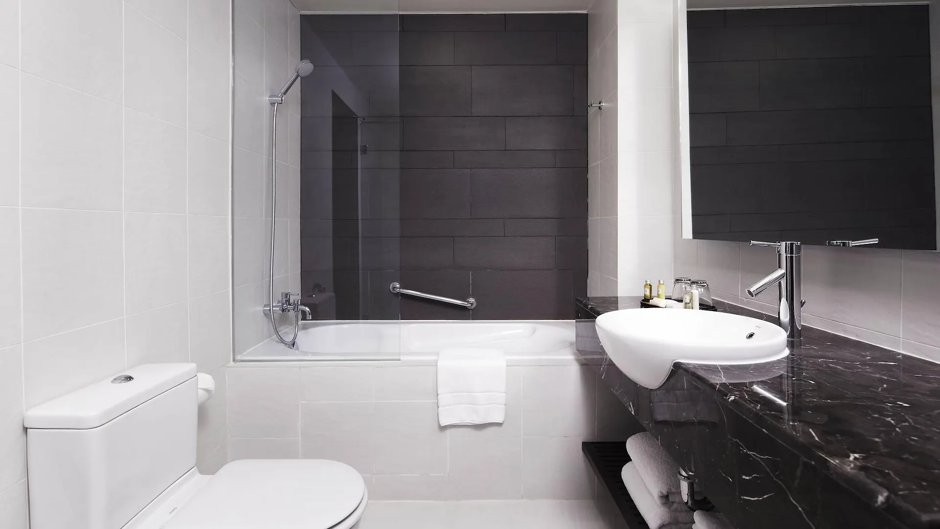 Parkroyal Serviced Suites Kuala Lumpur 5*,