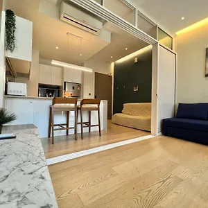 Apartment Five Star Klcc 500m Lrt Full Luxury Facilities Superb Location!